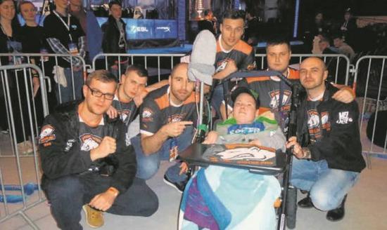 《英雄联盟》S15决赛：T1战队零封TES续写不败传奇